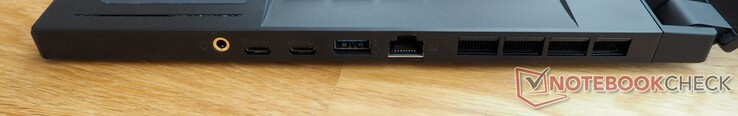 Rechterzijde: Audio-aansluiting, 2x USB-C 3.2 Gen 2 incl. DisplayPort, USB-A 3.2 Gen 2, RJ45 LAN