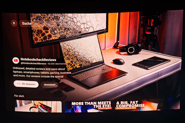 Projectiescherm buiten (schemering) (Afbeelding bron: Daniel Schmidt)