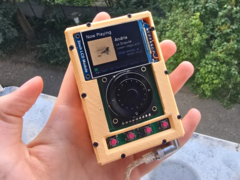 De op Raspberry Pi Zero gebaseerde DAP met een 4.000mAh batterij (afgebeeld) zal naar verwachting 10 tot 14 uur werken op een enkele lading. (Afbeeldingsbron: u/Der6FingerJo via r/DigitalAudioPlayer)