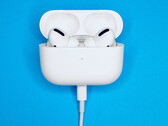 De aangepaste AirPods Pro zullen te bestellen zijn voordat Apple Lightning schrapt ten gunste van USB Type-C. (Beeldbron: John Smit)