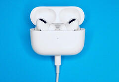 De aangepaste AirPods Pro zullen te bestellen zijn voordat Apple Lightning schrapt ten gunste van USB Type-C. (Beeldbron: John Smit)