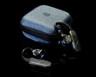 De iFi Go Pod Air wordt op IEM's aangesloten via een 2-pins of MMCX-connector. (Afbeeldingsbron: iFi Audio)