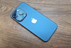 De iPhone 16 Pro-serie zal naar verluidt grotere schermen, slankere randen en verbeterde ultrabrede camera's bevatten. (Afbeelding Bron: Notebookcheck)