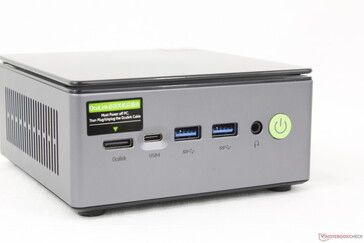 OcuLink, USB4 (40 Gbps) met DisplayPort + Power Delivery, 2x USB-A 3.0, 3,5 mm headset, aan/uit-knop
