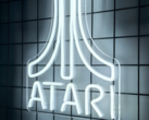 Een neon wit LED-bord met het logo van Atari (bron: Atari)