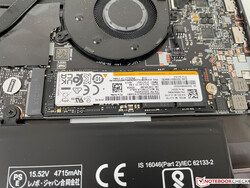 De M.2-2280 SSD kan worden vervangen.