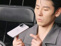 Een ander lek toont de vermoedelijk opnieuw ontworpen achterkant van de OnePlus 13T (Afbeeldingsbron: 纵有西风起 op Weibo)