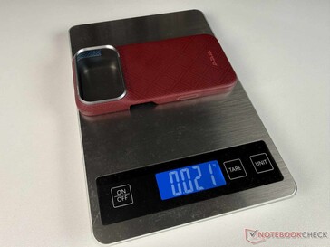 ...en weegt iets meer dan 20 gram.