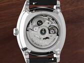Achteraanzicht van de Timex Marlin Chatham Automatic met het automatische Miyota-uurwerk zichtbaar door de transparante kastbodem