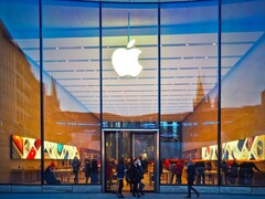 Buitenaanzicht van Apple Store met logo en klanten binnen (Beeldbron: Pixabay)