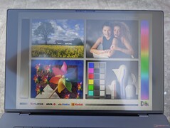 Verblinding is aanwezig, maar beheersbaar in de schaduw