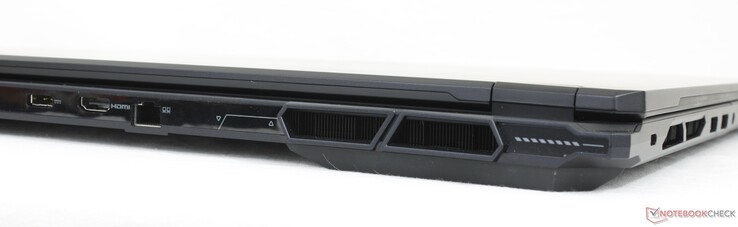 Achterkant: AC-adapter, HDMI 2.1, RJ-45 (2,5 Gbps)