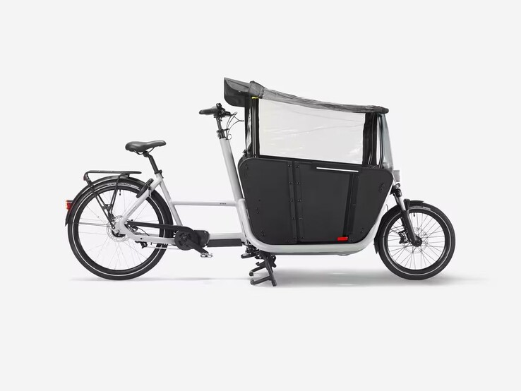 De Decathlon Btwin F900E Elektrische Family Cargo Bike in Polar White. (Afbeelding bron: Decathlon)