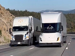 Tesla Semi vs dieseltruck testen op Donner Pass (bron: Zanegler/X)