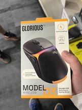 Glorious Model O3 gaming muis lek doosje voorkant. (Afbeeldingsbron: @therightclicks op X)