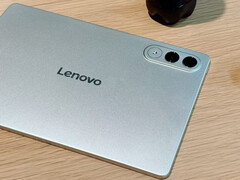 De Xiaoxin Tablet GT Pro heeft een batterij van 8.860 mAh. Afgebeeld: de achterkant van de tablet. (Afbeeldingsbron: Lenovo)