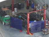 Drone-fly-overopnames van de Tesla Cybertruck bevestigen dat crashtests in ieder geval gedeeltelijk aan de gang zijn. (Foto bron: @JoeTegtmeyer op X)