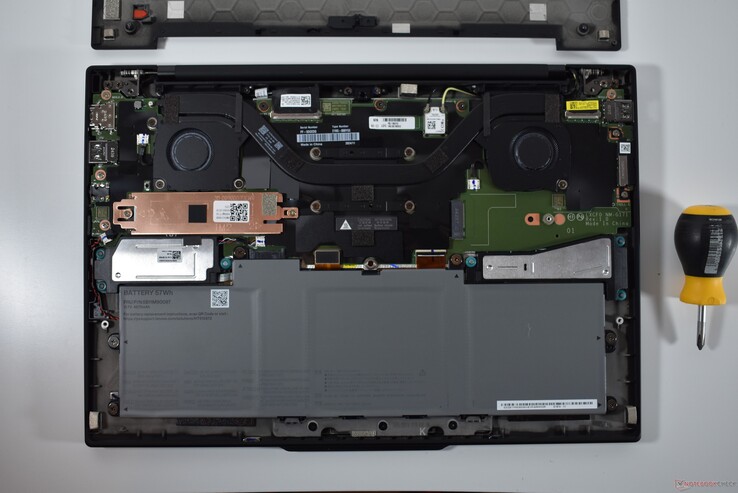 Lenovo ThinkPad X1 Carbon Gen 13: magnesiumversie zonder 5G/WWAN-antennes.