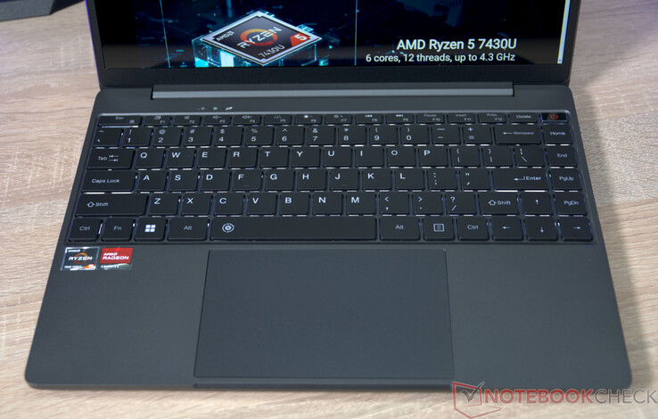 De invoerapparaten van de Chuwi CoreBook X