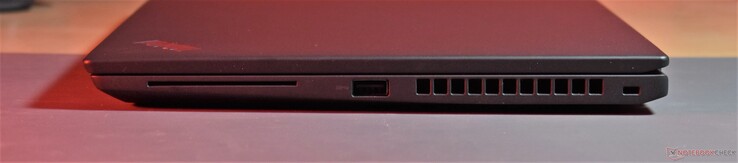 rechts: Smartcard, USB A 3.2 Gen 2, Kensington-slot