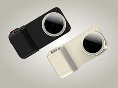 Een vermeende blik op de Xiaomi 17 Ultra en zijn Photography Kit in twee kleuren. (Afbeeldingsbron: via Kacper Skrzypek - bewerkt)