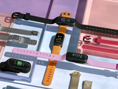 De Fitbit Inspire 3 heeft een zwart design met verschillende kleurrijke horlogebandopties. (Afbeelding bron: Fitbit)