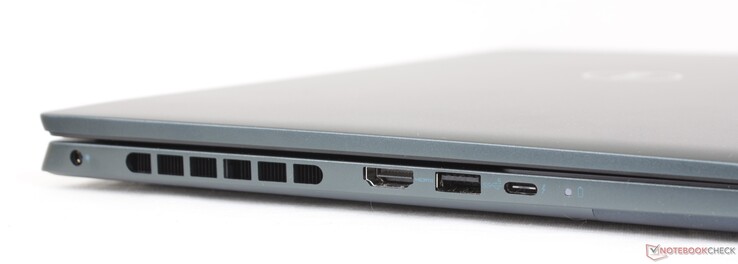 Links: AC-adapter, HDMI 2.0, USB-A 3.2 Gen. 1, USB-C met Thunderbolt 4 + DisplayPort + Power Delivery