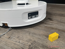 De obstakeldetectie van de Qrevo Curv 2 Flow is niet van het hoogste niveau.