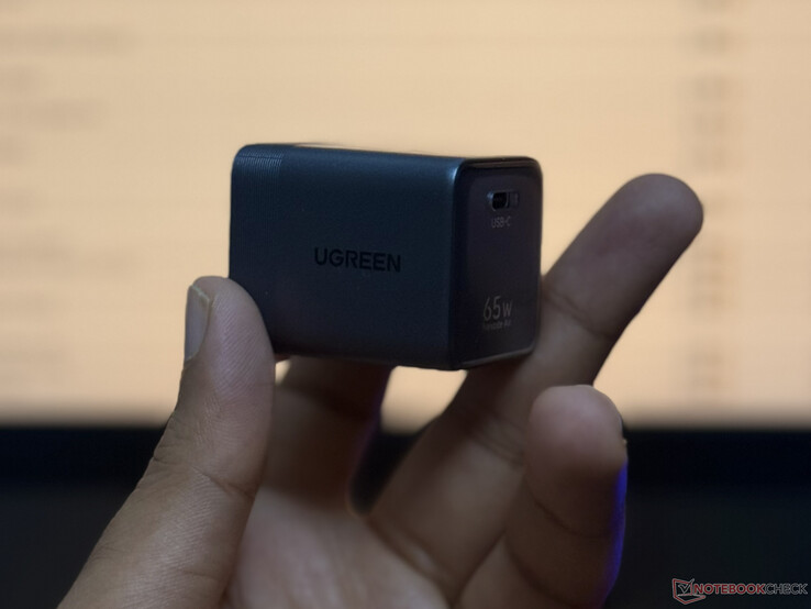 Ugreen Nexode Air 65W – zijaanzicht