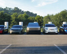 Model Y, Cybertruck, Model 3 en Model S/X in de rij bij een Supercharger-station. (Afbeeldingsbron: Tesla)
