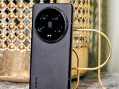 De Xiaomi 14 Ultra is een van de vier apparaten die in aanmerking komen voor Xiaomi's onofficiële HyperOS 1.5 update. (Afbeeldingsbron: Notebookcheck)