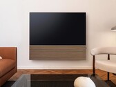 Samsung combineert de S99H OLED Smart TV met een stijlvolle soundbar met een houten voorpaneel.