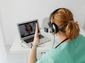Een arts communiceert met een patiënt via het internet (Afbeeldingsbron: Pixabay)