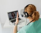 Een arts communiceert met een patiënt via het internet (Afbeeldingsbron: Pixabay)