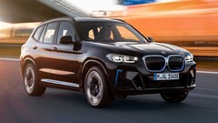 De nogal conservatief vormgegeven BMW iX3 kan in 2023 een veel sportievere nakomeling krijgen met de legendarische M badge (Afbeelding: BMW)