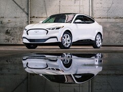 Ford's Mustang Mach-E zag een aanzienlijke verkoopgroei in het tweede kwartaal van 2023. (Afbeelding bron: Ford)