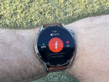 Huawei Watch GT 3 in de schaduw