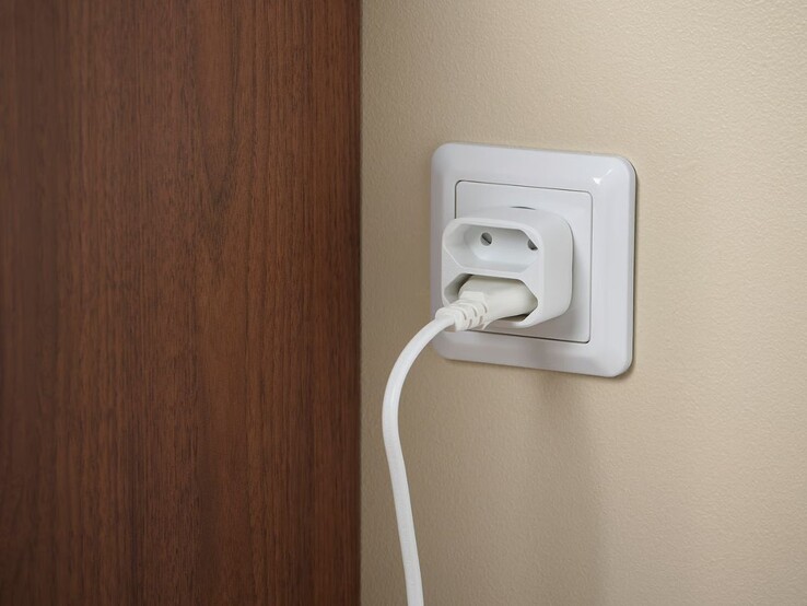 De IKEA Koppla 2-weg adapterstekker, opgegraven wit