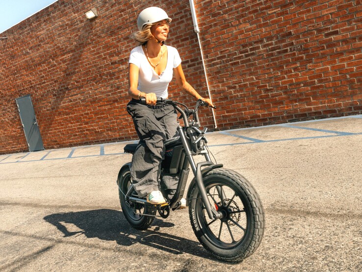 De Segway Xyber Air e-bike helpt fietsers met wegrijhulp op hellingen en afdaalcontrole.