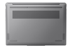 Het onderpaneel van de Lenovo Yoga Slim 7i Gen 9 is voorzien van veel ventilatieopeningen en luidsprekers aan de onderkant.