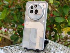 Nothing Phone 3a Pro (Afbeelding Bron: Notebookcheck)