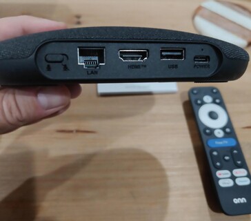 Achterkant van de Onn 4K Pro (2026).