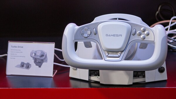 De GameSir Turbo Drive is een sim racestuur met een jukontwerp. (Afbeeldingsbron: Retrohanhelds)