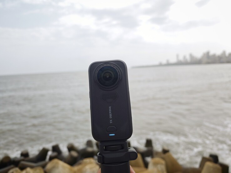 De Insta360 X6 is uitgerust met op maat gemaakte dubbele vierkante Sony-sensoren van 1/1,1 inch