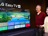 De LG Easy TV heeft een afstandsbediening en een helpknop. (Afbeeldingsbron: LG Electronics)