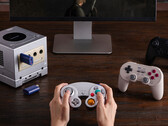 8BitDo heeft de NGC Retro Receiver ontworpen als visuele aanvulling op de paarse GameCube. (Afbeeldingsbron: 8BitDo)