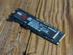 Samsung SSD 990 Pro 2TB, geleverd door Samsung.