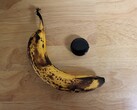 De Pixel Watch met een banaan voor de schaal. (Afbeelding bron: u/tagtech414)