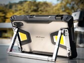 De Ulefone Armor Pad 5 Ultra is zwaarder dan veel laptops. (Afbeeldingsbron: GSMArena)