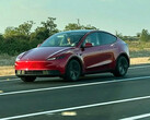 De Tesla Model Y Standaard weergegeven in rode kleur. (Afbeeldingsbron: Moose/X)